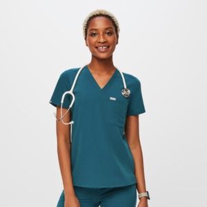 NWT Figs Catarina One-Pocket Scrub Top